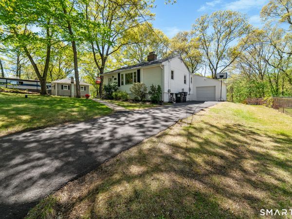 16 Colony St, Seymour, CT 06483