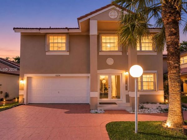 15174 SW 111th St , Miami, FL 33196