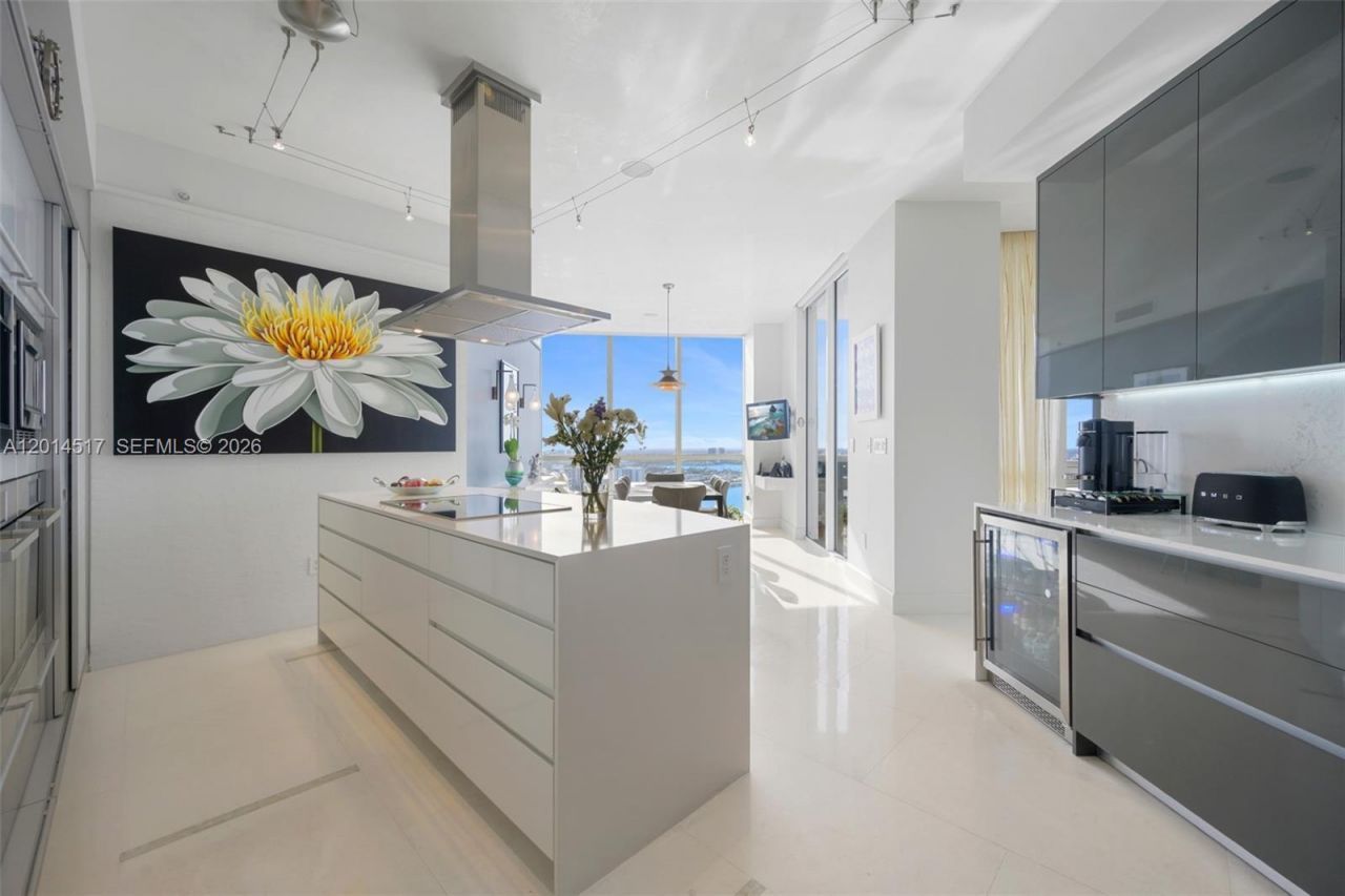18201 Collins Ave, Unit 4901, Sunny Isles Beach, FL 33160 Photo