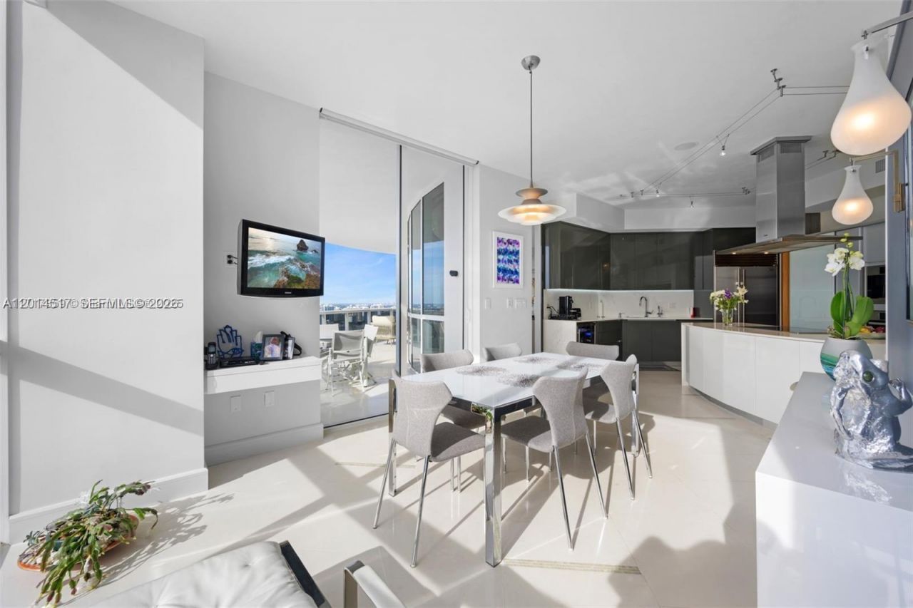 18201 Collins Ave, Unit 4901, Sunny Isles Beach, FL 33160 Photo