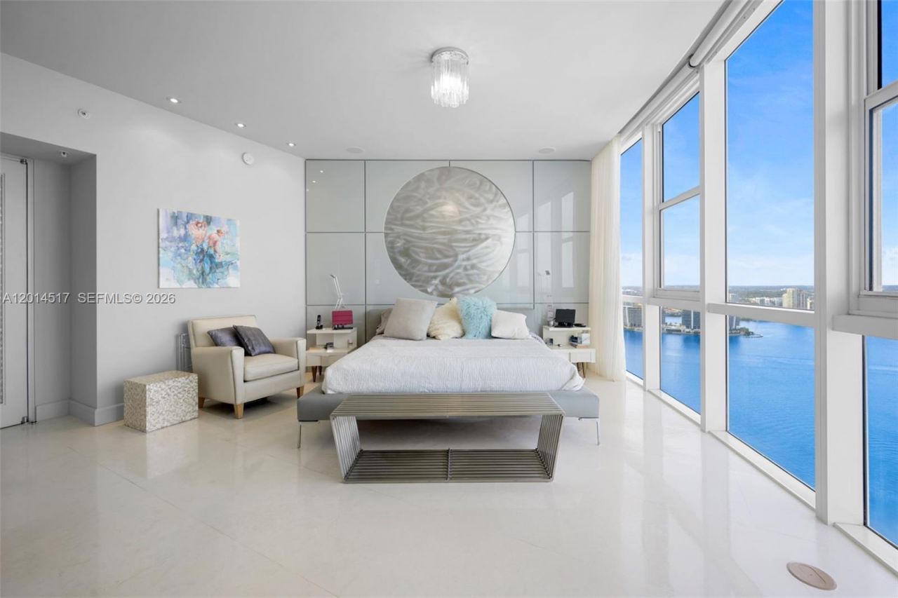 18201 Collins Ave, Unit 4901, Sunny Isles Beach, FL 33160 Photo