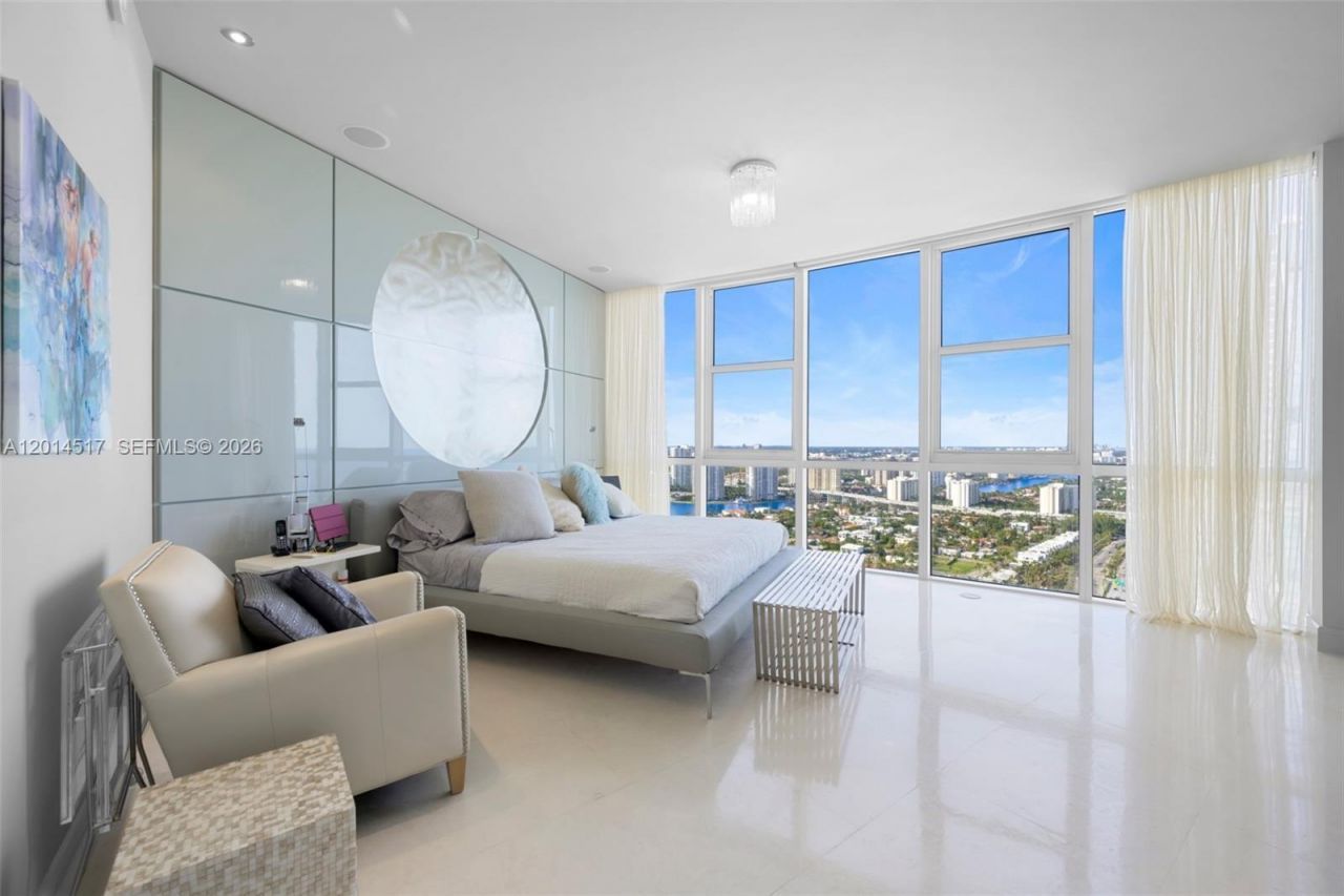 18201 Collins Ave, Unit 4901, Sunny Isles Beach, FL 33160 Photo