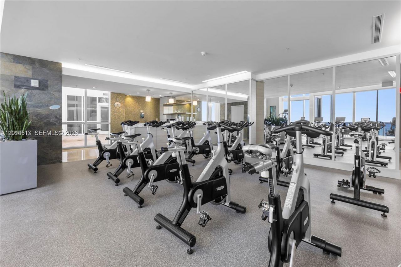 18201 Collins Ave, Unit 4901, Sunny Isles Beach, FL 33160 Photo