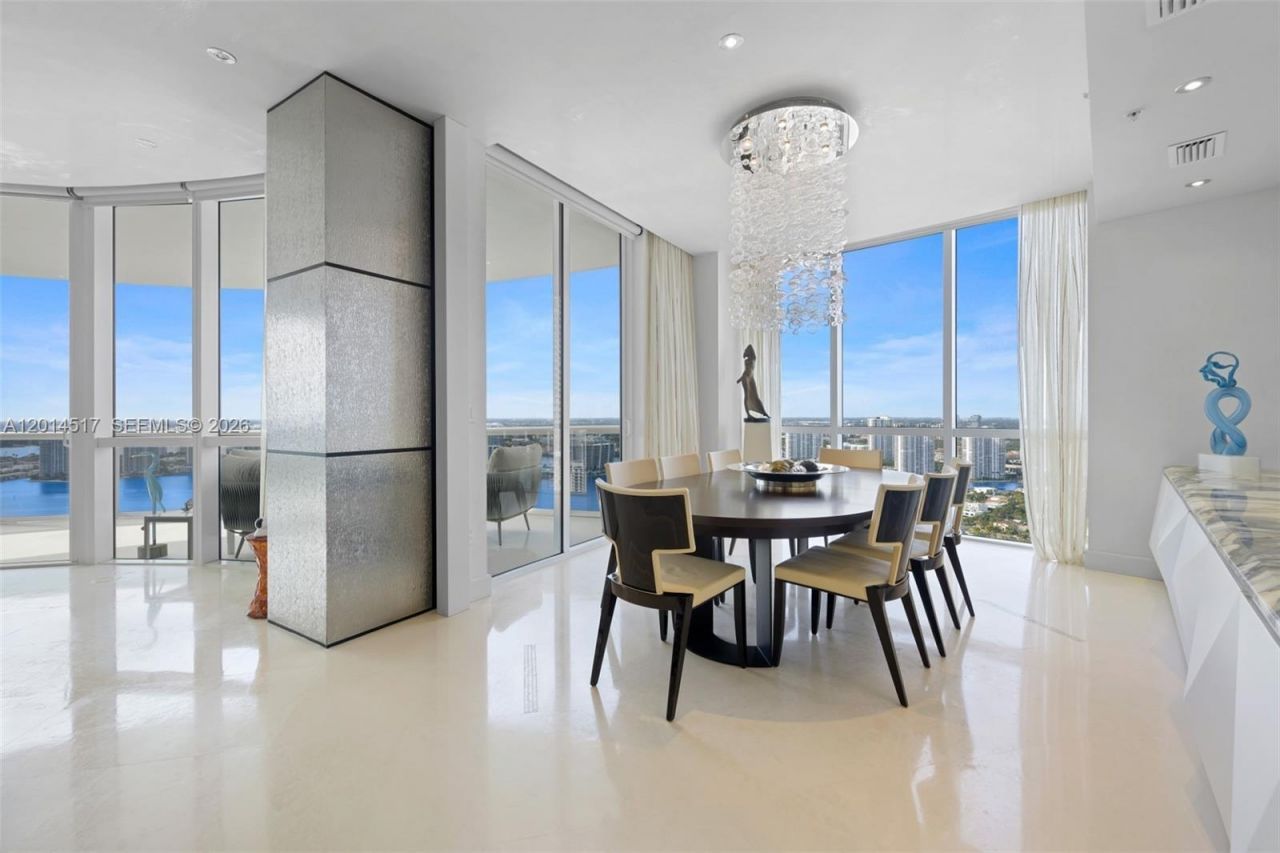 18201 Collins Ave, Unit 4901, Sunny Isles Beach, FL 33160 Photo