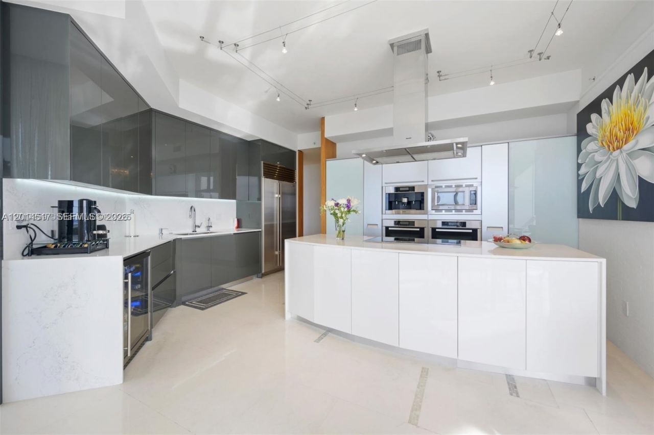 18201 Collins Ave, Unit 4901, Sunny Isles Beach, FL 33160 Photo