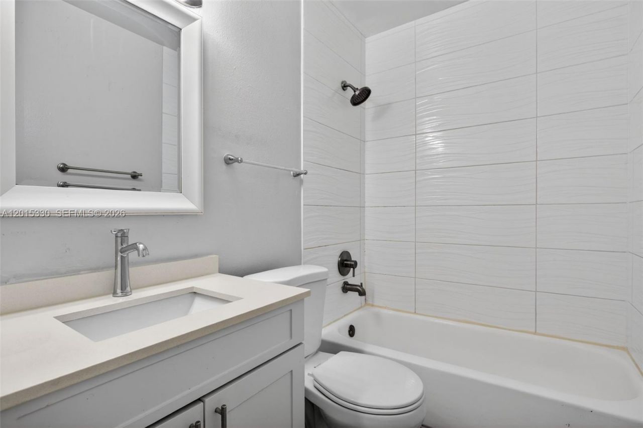 4409 Treehouse Ln , Unit F, Tamarac, FL 33319 Photo
