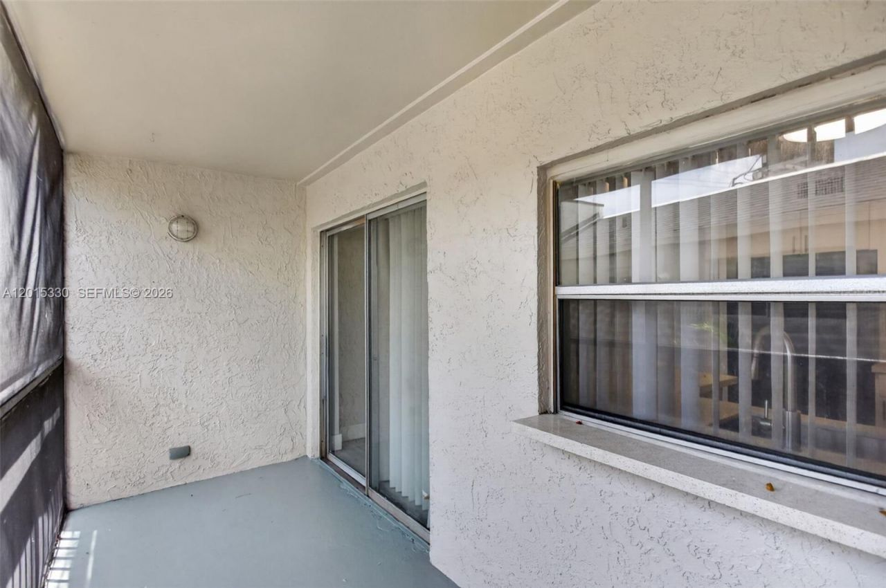 4409 Treehouse Ln , Unit F, Tamarac, FL 33319 Photo