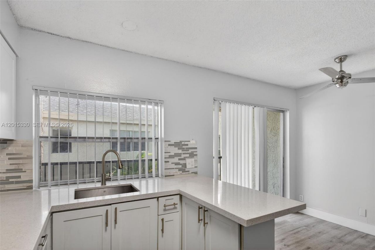 4409 Treehouse Ln , Unit F, Tamarac, FL 33319 Photo