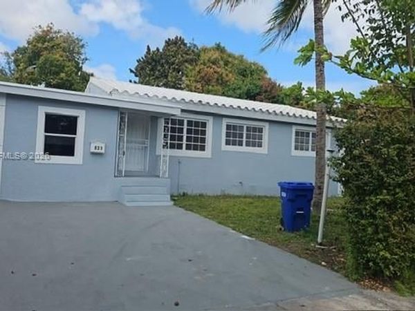 831 NE 157th Ter , North Miami Beach, FL 33162