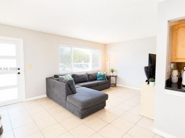 8357 NW 25th Ct, Sunrise, FL 33322