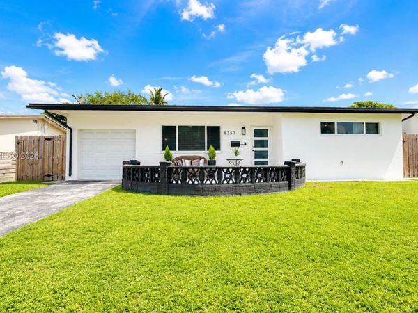 8357 NW 25th Ct, Sunrise, FL 33322
