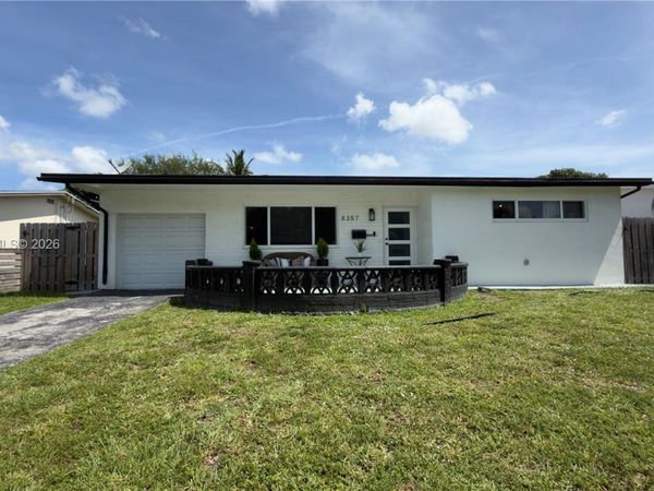 8357 NW 25th Ct, Sunrise, FL 33322