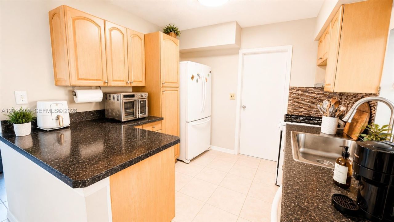 8357 NW 25th Ct, Sunrise, FL 33322 Photo