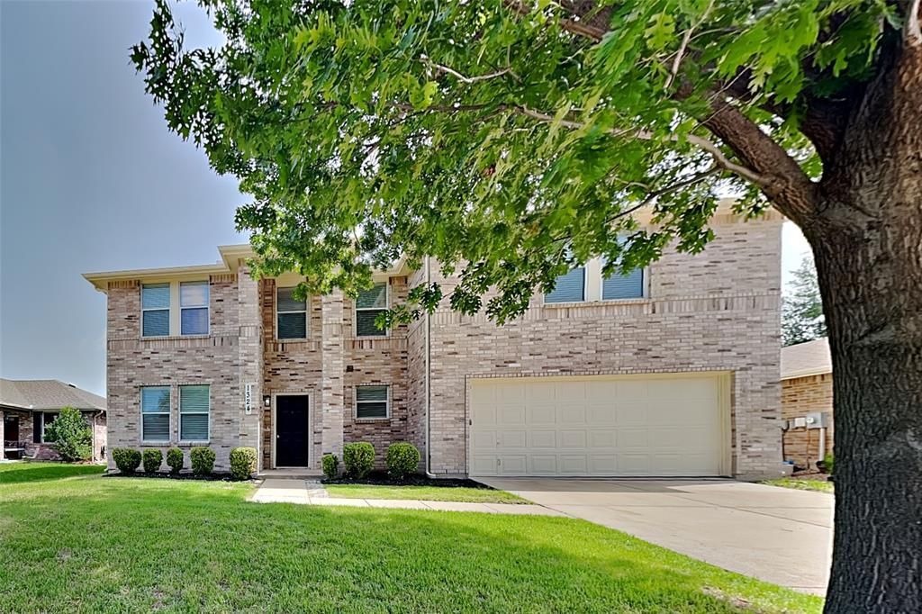 1324 Cherokee Rose Lane, Burleson, TX 76028 Main Photo