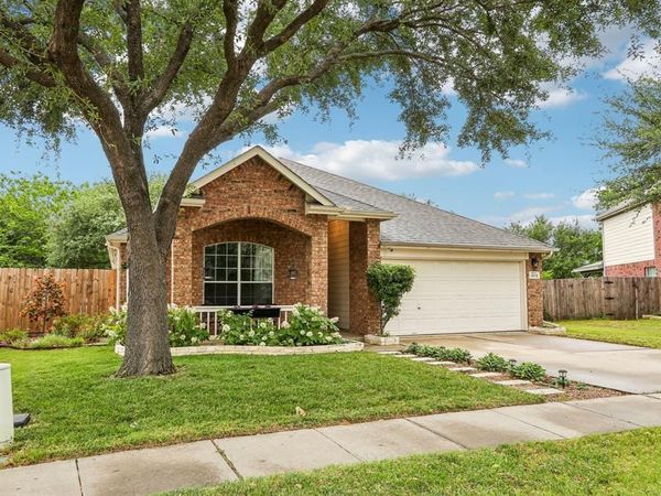 1013 Warbler, Aubrey, TX 76227