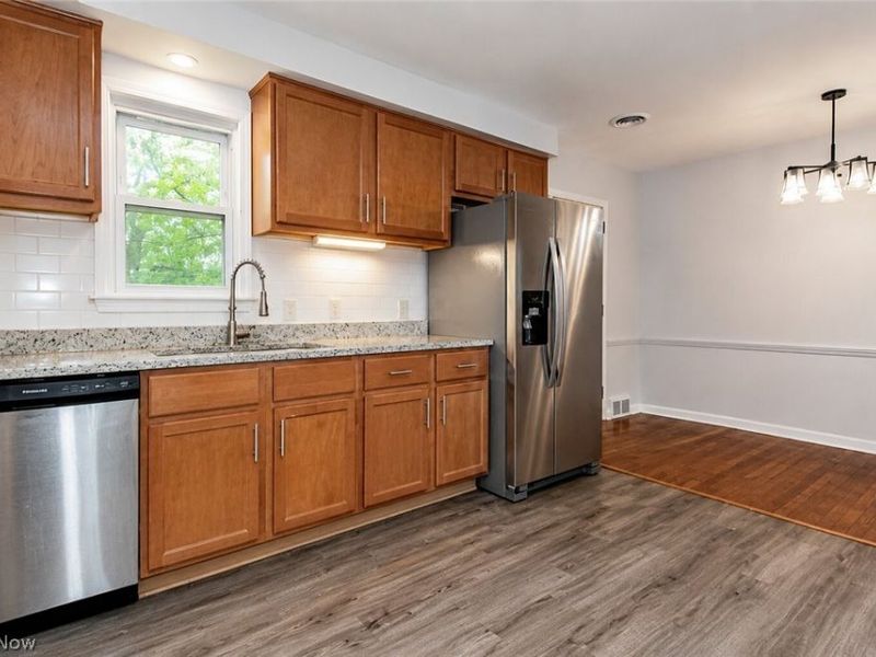 3694 Grosvenor Road, Cleveland Heights, OH 44118 Photo 10