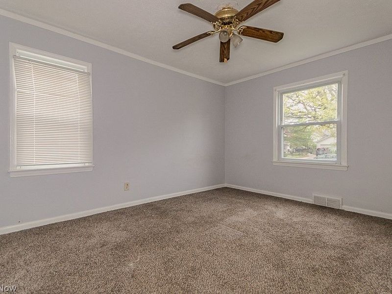 3694 Grosvenor Road, Cleveland Heights, OH 44118 Photo 12