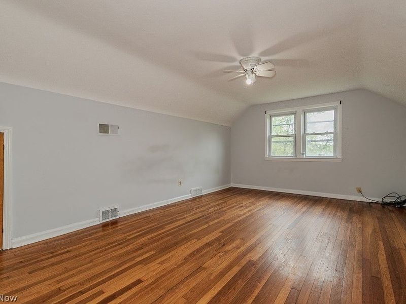 3694 Grosvenor Road, Cleveland Heights, OH 44118 Photo 21