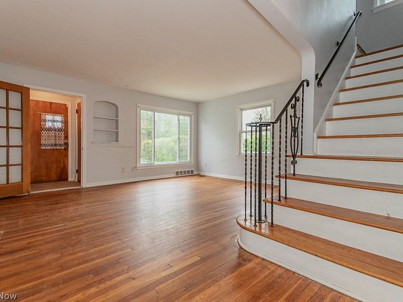 3694 Grosvenor Road, Cleveland Heights, OH 44118 Photo 4