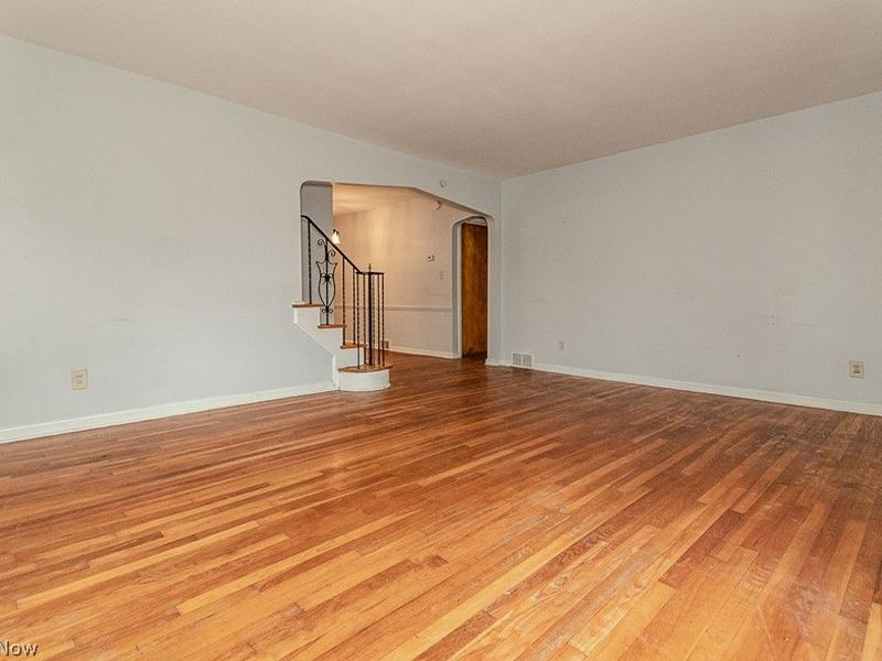3694 Grosvenor Road, Cleveland Heights, OH 44118 Photo 5