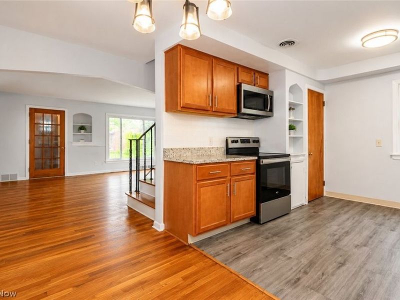 3694 Grosvenor Road, Cleveland Heights, OH 44118 Photo 7