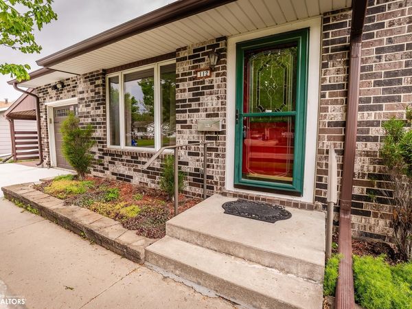 112 Thunderbird Drive, Marshalltown, IA 50158