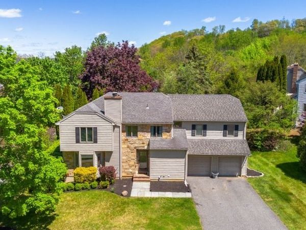 20 Knob Hill Rd, Washington, NJ 07840