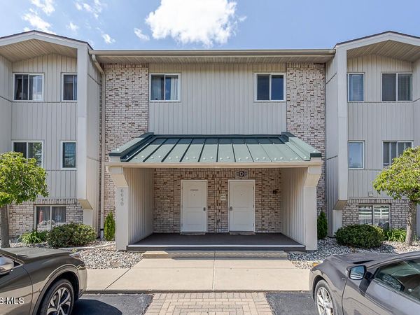 6640 Salisbury Road , Maumee, OH 43537