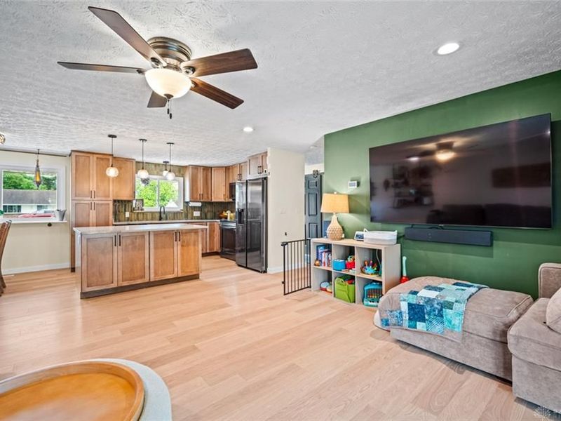 5821 Craftmore Drive, Huber Heights, OH 45424 Photo 12