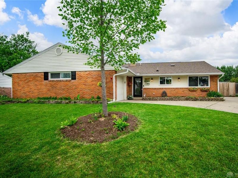 5821 Craftmore Drive, Huber Heights, OH 45424 Photo 3