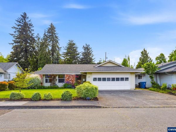 1747 Raywanda Ct NE, Salem, OR 97301