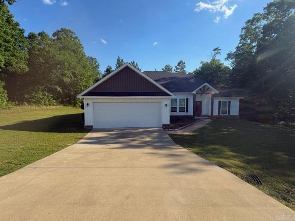 2096 Creekwood Circle , Bauxite, AR 72011