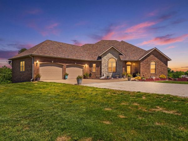 11285 Oak Hill Lane, Mountain Grove, MO 65711