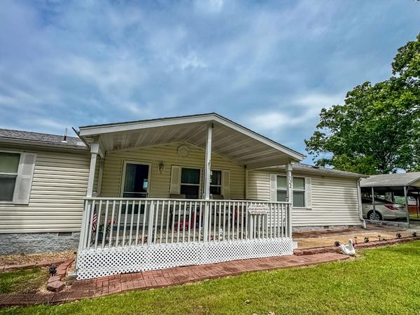 1322 Lakeway Road, Kissee Mills, MO 65680