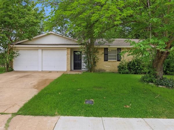 909 Bennett Street, Cedar Hill, TX 75104