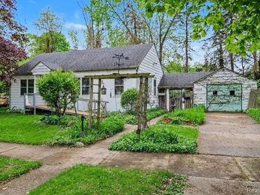 2408 Calumet Street, Flint, MI 48503