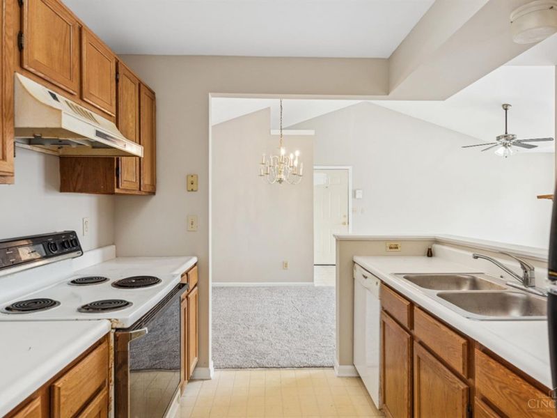 496 Mapleleaf Drive, Unit 2E, Union Twp, OH 45255 Photo 15