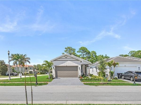 104 SE Strada Cervaro, Port St Lucie, FL 34952