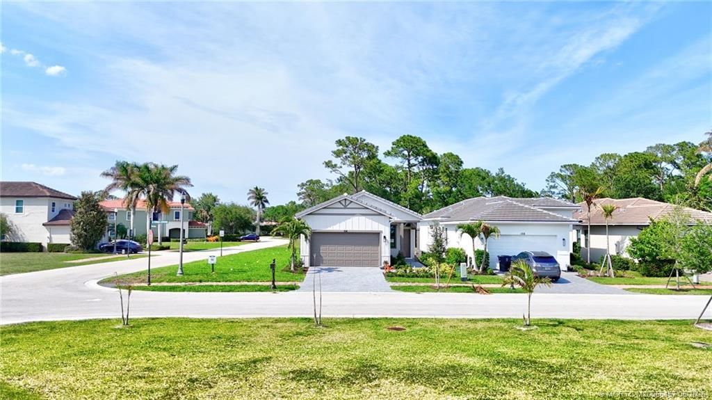 104 SE Strada Cervaro, Port Saint Lucie, FL 34952 Photo