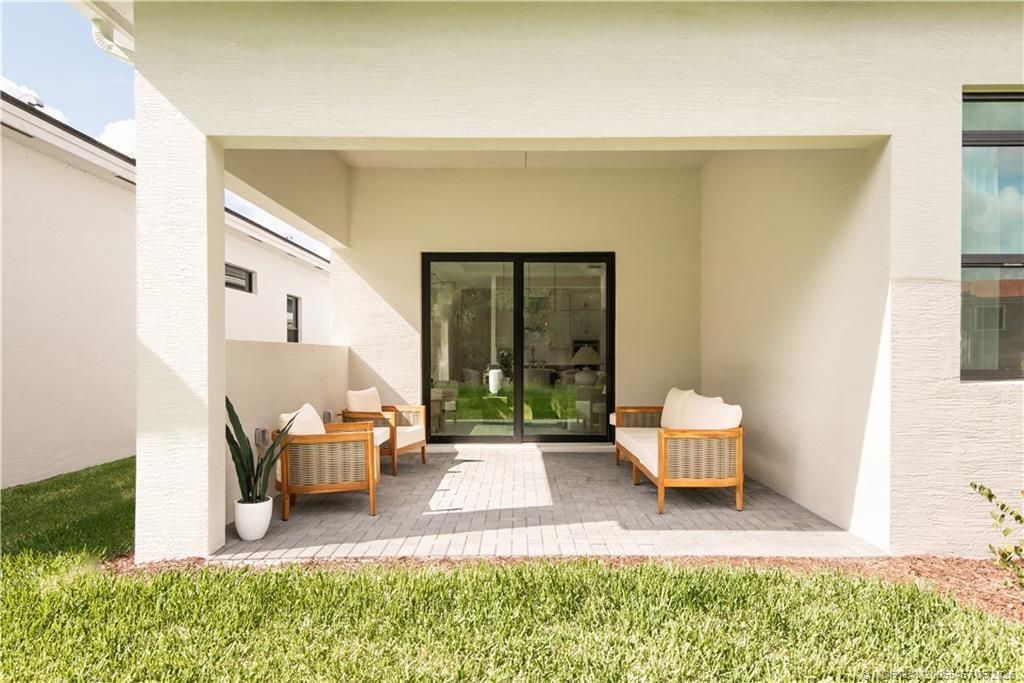 104 SE Strada Cervaro, Port Saint Lucie, FL 34952 Photo