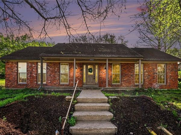 4811 Waukomis Drive, Kansas City, MO 64151