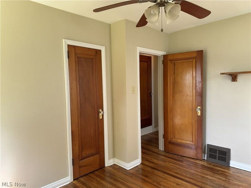 204 E Baird Avenue, Barberton, OH 44203 Photo 11