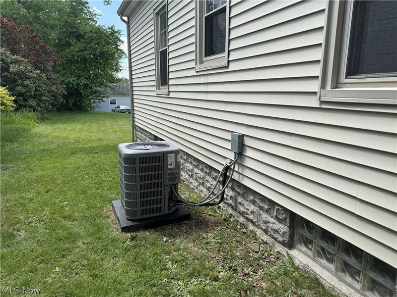 204 E Baird Avenue, Barberton, OH 44203 Photo 2