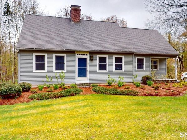 598 East, Hebron, CT 06248