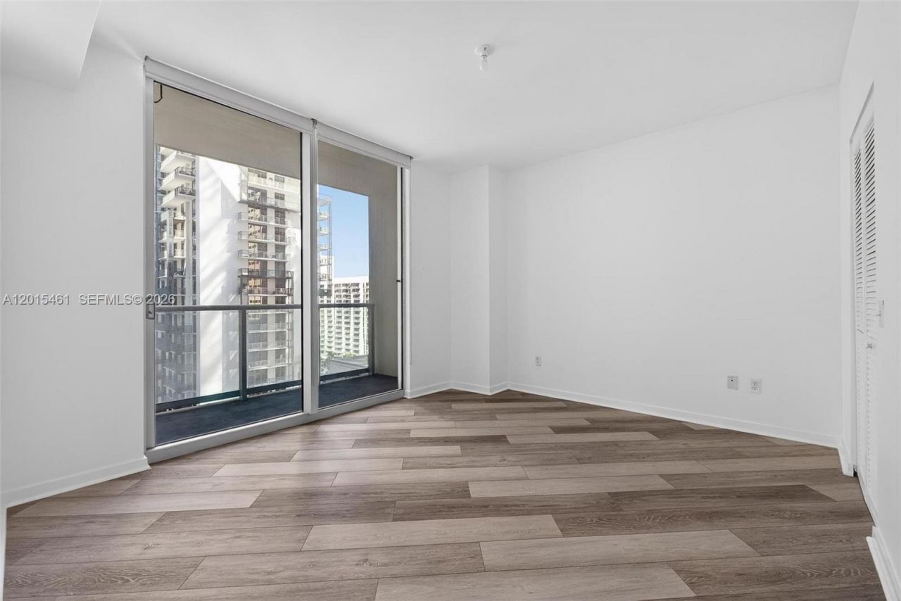 300 S Biscayne Blvd, Unit T-2407, Miami, FL 33131 Photo