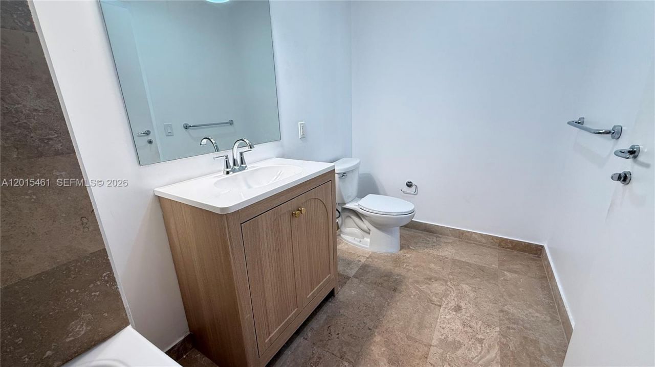 300 S Biscayne Blvd, Unit T-2407, Miami, FL 33131 Photo