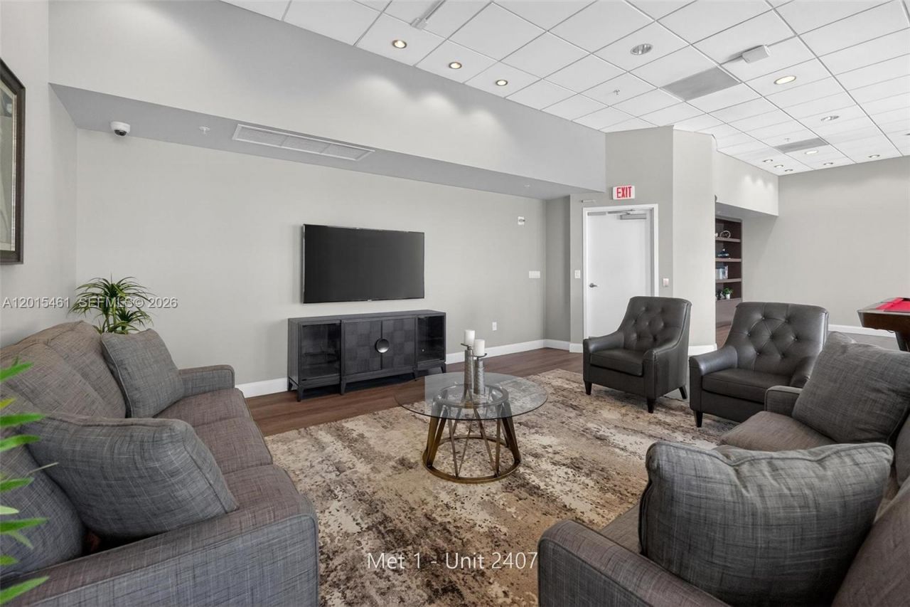 300 S Biscayne Blvd, Unit T-2407, Miami, FL 33131 Photo