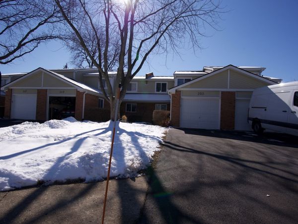253 W Golfview Terrace , Palatine, IL 60067