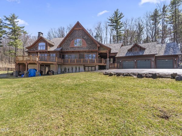 35 Shaker Bay Road, Latham, NY 12110