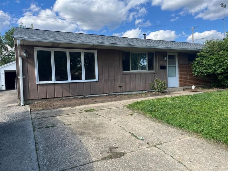 4957 Chesham Drive, Dayton, OH 45424 Photo 1